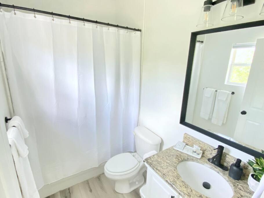 Sanctuary Gainesville Bright 2 Bedroom King Condo Екстер'єр фото