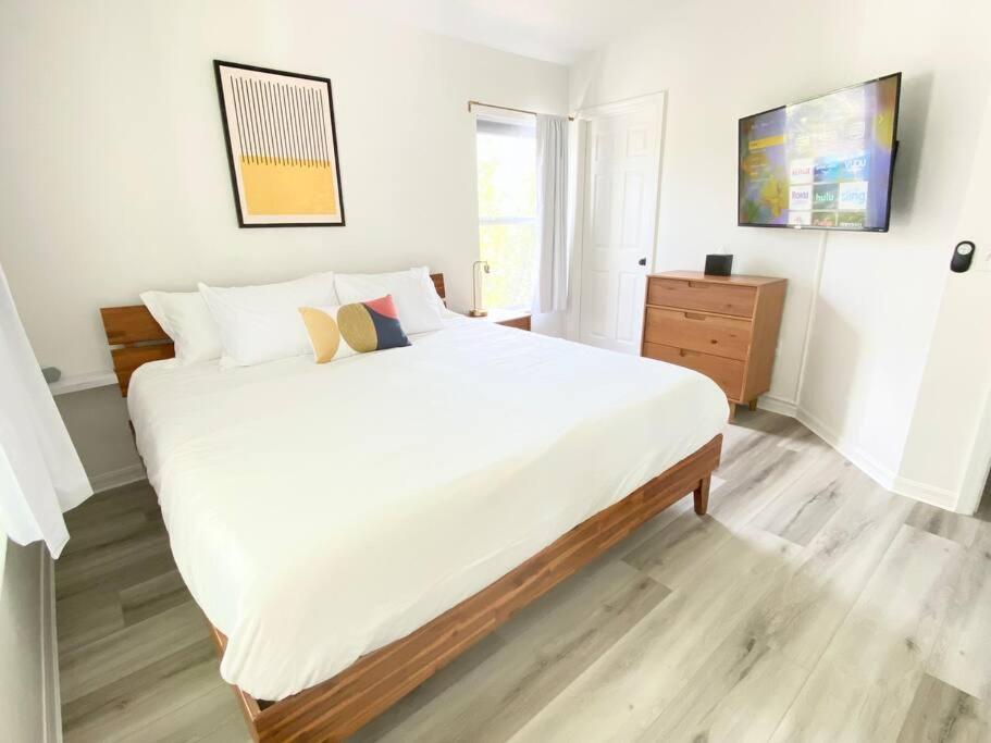 Sanctuary Gainesville Bright 2 Bedroom King Condo Екстер'єр фото