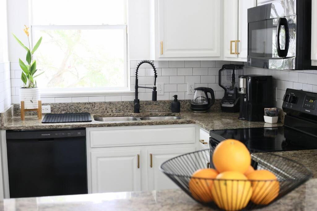 Sanctuary Gainesville Bright 2 Bedroom King Condo Екстер'єр фото