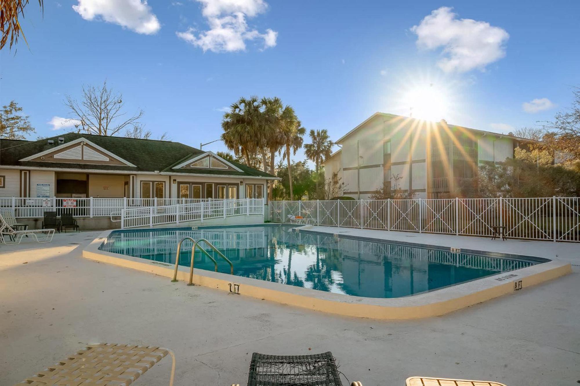 Sanctuary Gainesville Bright 2 Bedroom King Condo Екстер'єр фото